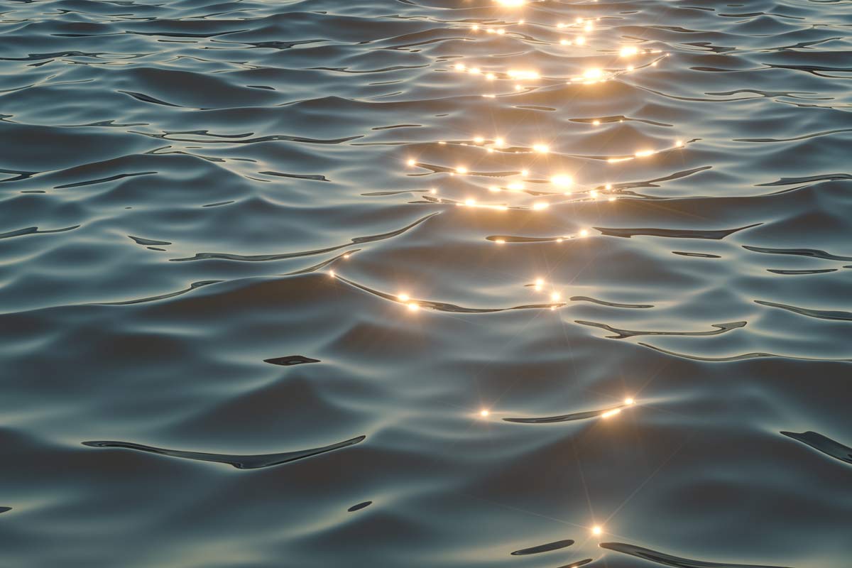 Water with sparkling lights